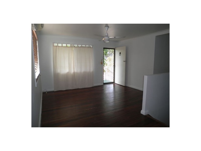 27 Greenway Street, Churchill QLD 4305