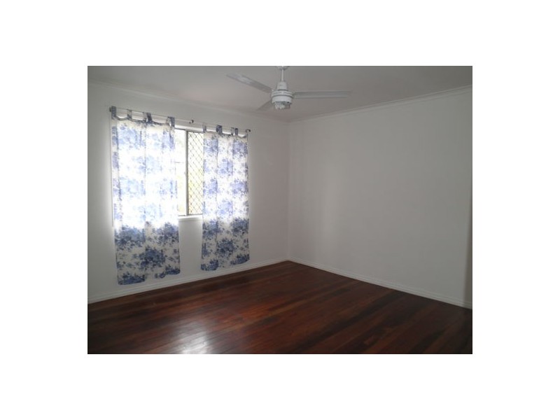 27 Greenway Street, Churchill QLD 4305