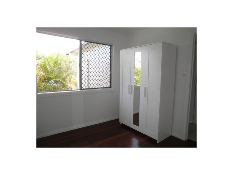 27 Greenway Street, Churchill QLD 4305