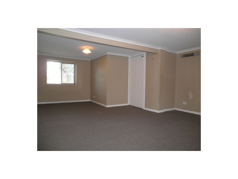 27 Greenway Street, Churchill QLD 4305