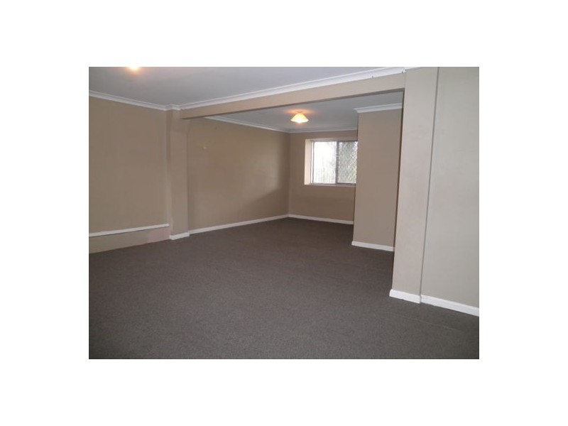 27 Greenway Street, Churchill QLD 4305