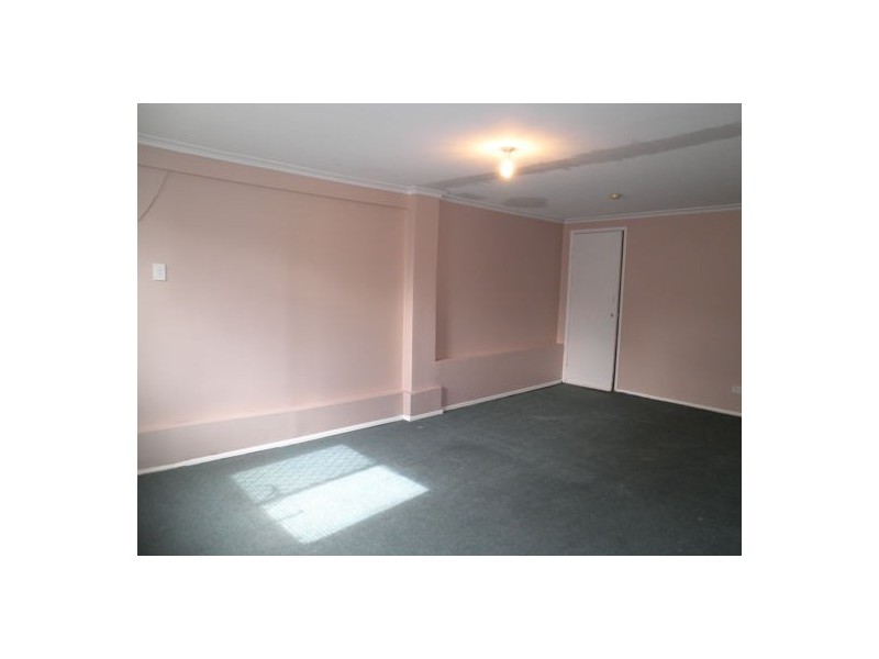 27 Greenway Street, Churchill QLD 4305