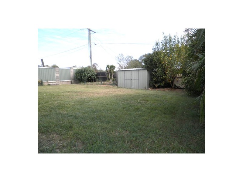 27 Greenway Street, Churchill QLD 4305