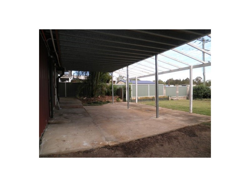 27 Greenway Street, Churchill QLD 4305