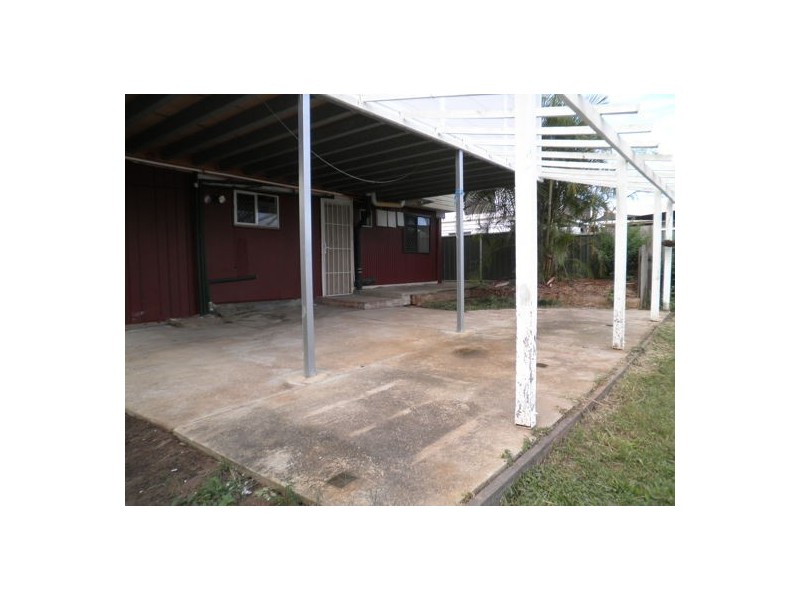 27 Greenway Street, Churchill QLD 4305