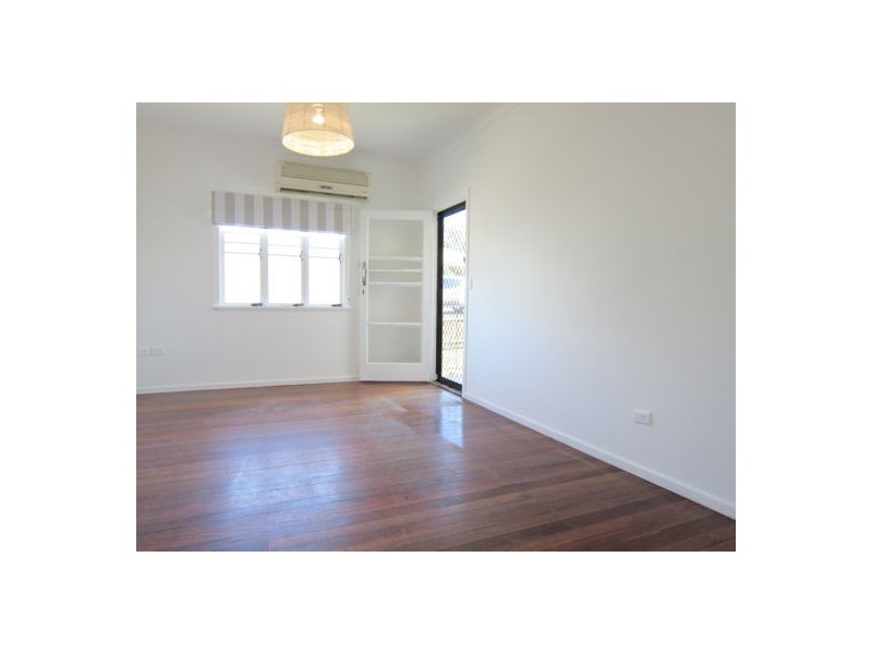 44 Walkers Lane, Booval QLD 4304