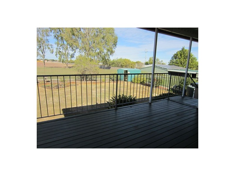 38 Gwendoline Street, Raceview QLD 4305