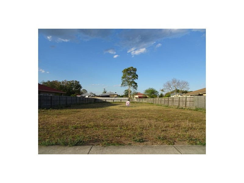 8 Bray Street, Lowood QLD 4311