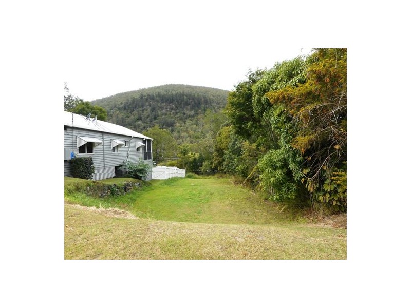 26 King Street, Somerset Dam QLD 4312