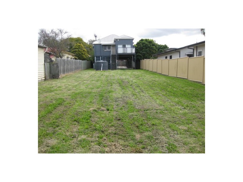10 Stafford Street, Booval QLD 4304