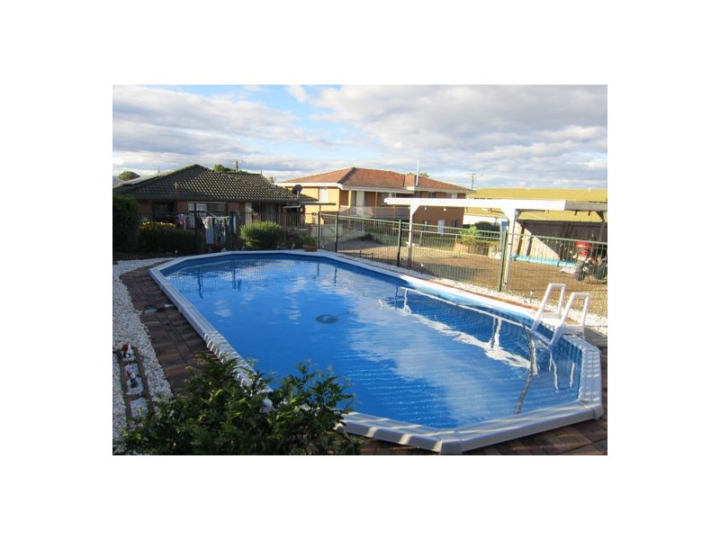 13 Clifton Street, Booval QLD 4304