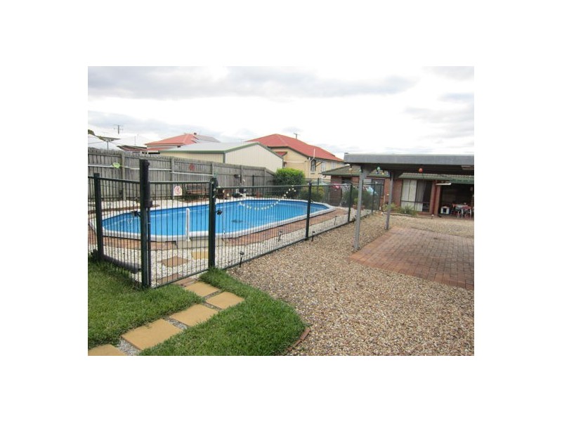 13 Clifton Street, Booval QLD 4304