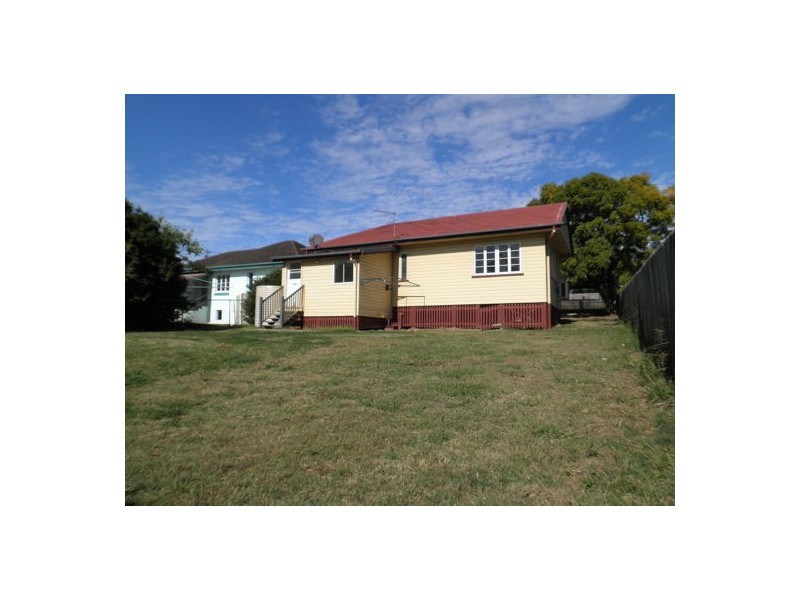 27 Denman Street, Leichhardt QLD 4305