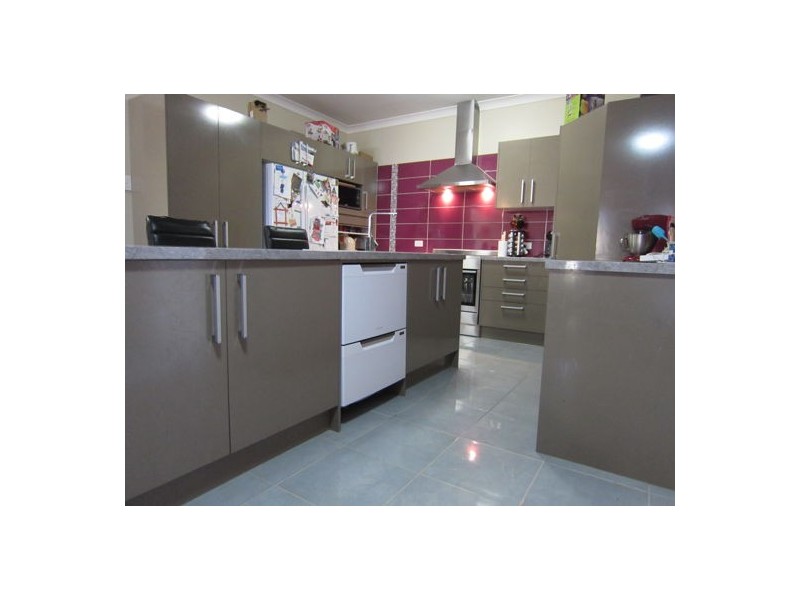 7 Lilly Court, Yamanto QLD 4305