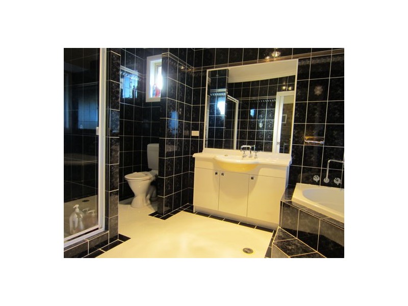 31 Mustang Street, Yamanto QLD 4305