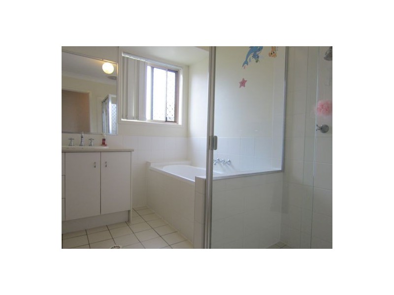 26 Benjamin Court, Yamanto QLD 4305
