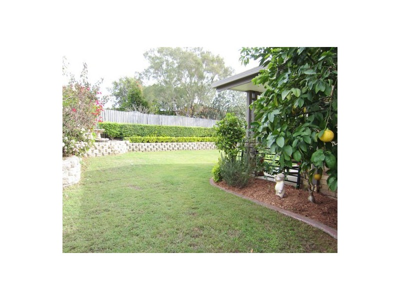 5 Lakewood Court, Flinders View QLD 4305