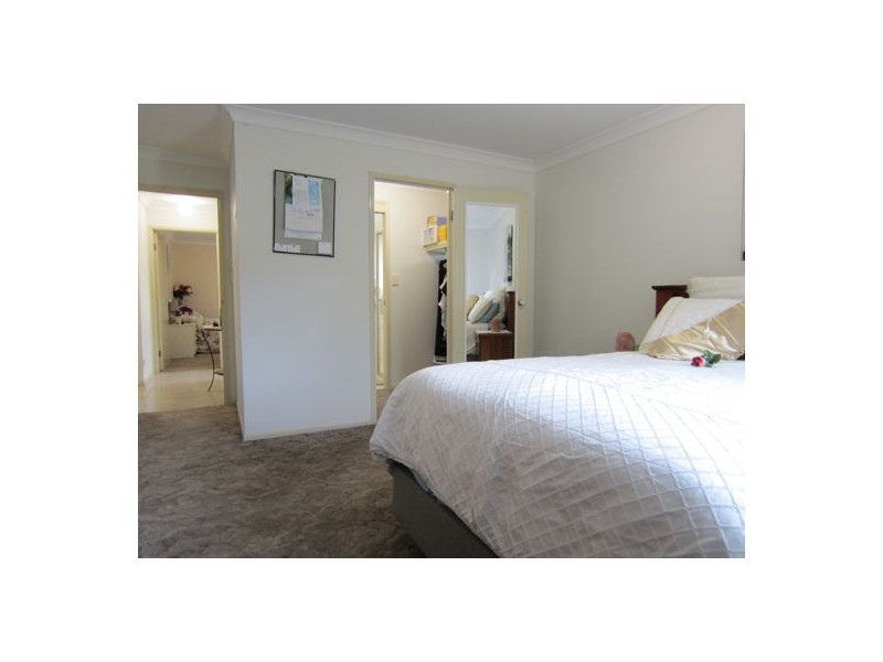 5 Lakewood Court, Flinders View QLD 4305