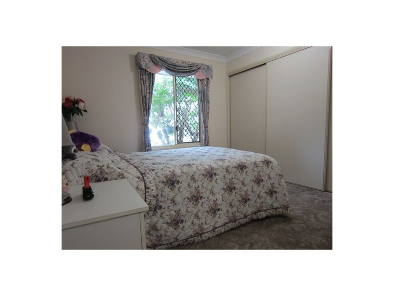 5 Lakewood Court, Flinders View QLD 4305