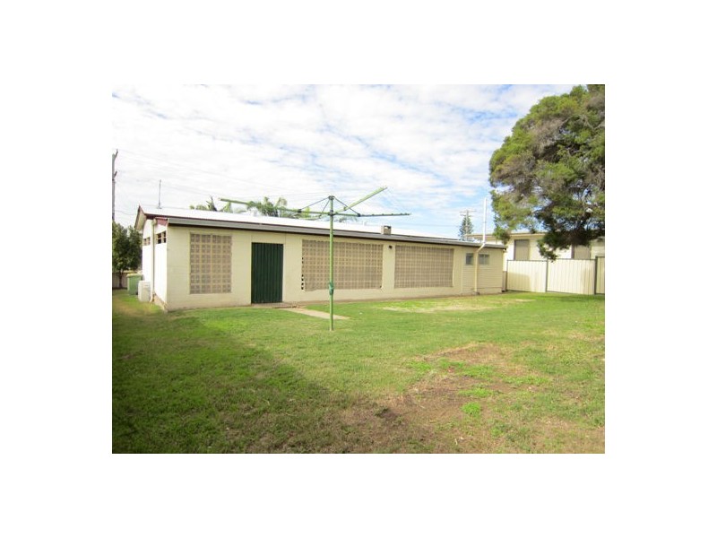 33 Raceview Street, Eastern Heights QLD 4305