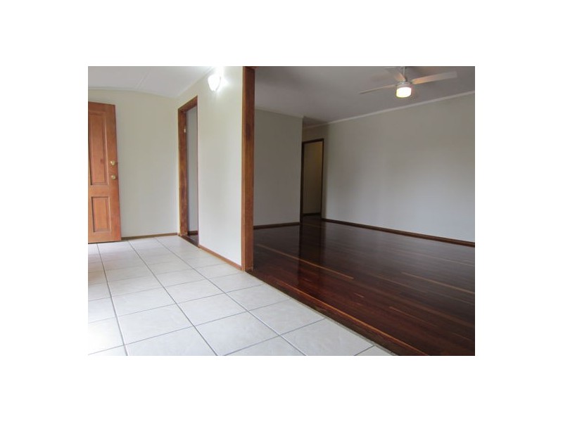 33 Raceview Street, Eastern Heights QLD 4305