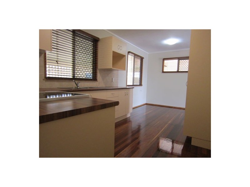 33 Raceview Street, Eastern Heights QLD 4305