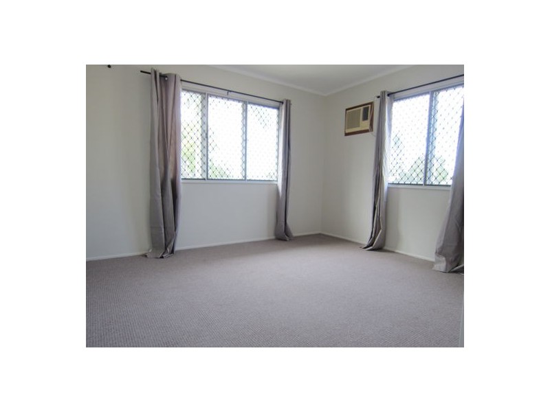 33 Raceview Street, Eastern Heights QLD 4305