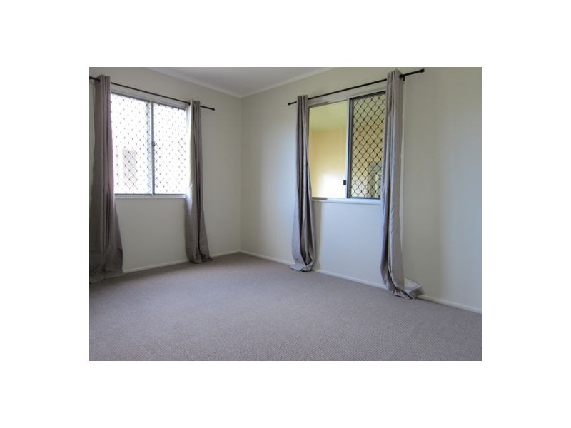 33 Raceview Street, Eastern Heights QLD 4305