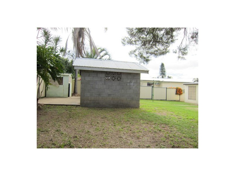 33 Raceview Street, Eastern Heights QLD 4305