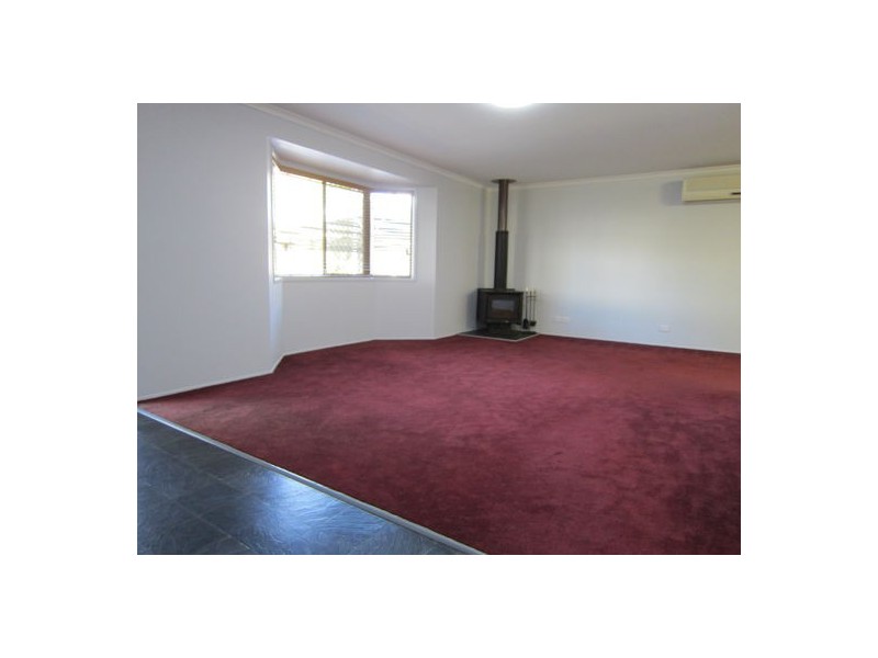 8 Pender Street, North Ipswich QLD 4305