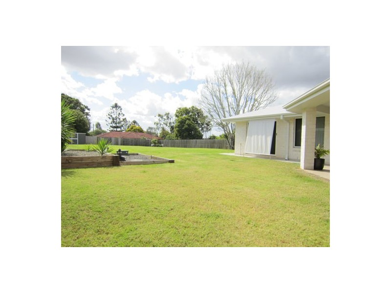 17 Hall Street, Peak Crossing QLD 4306