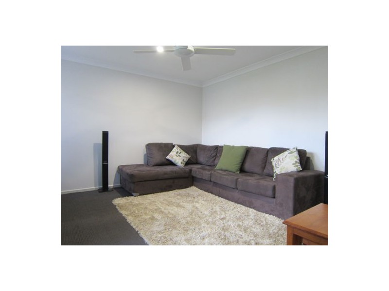 17 Hall Street, Peak Crossing QLD 4306