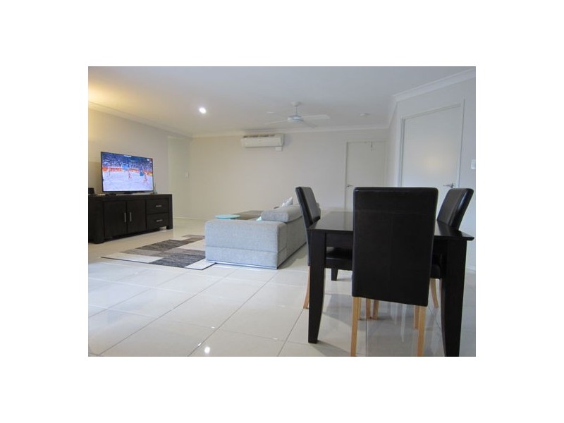 17 Hall Street, Peak Crossing QLD 4306