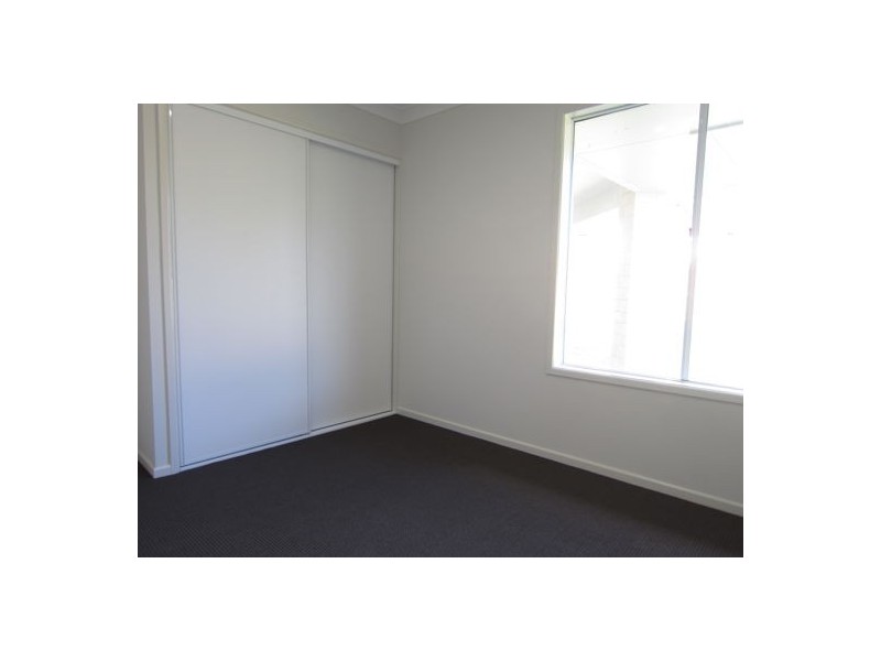 17 Hall Street, Peak Crossing QLD 4306