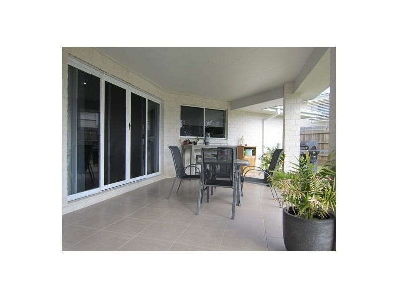 17 Hall Street, Peak Crossing QLD 4306