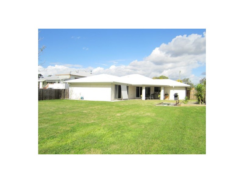 17 Hall Street, Peak Crossing QLD 4306