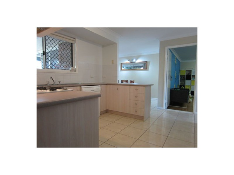 23 Jonquil Circuit, Flinders View QLD 4305