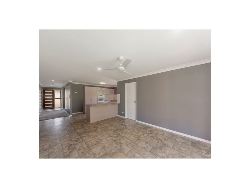 28 Jonquil Circuit, Flinders View QLD 4305