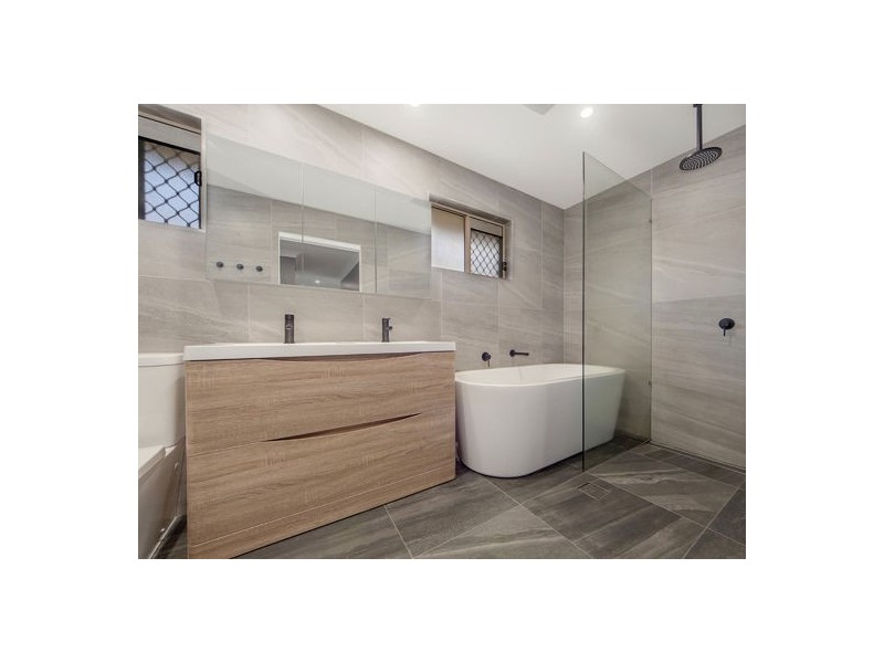 28 Jonquil Circuit, Flinders View QLD 4305