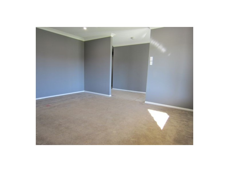 28 Jonquil Circuit, Flinders View QLD 4305