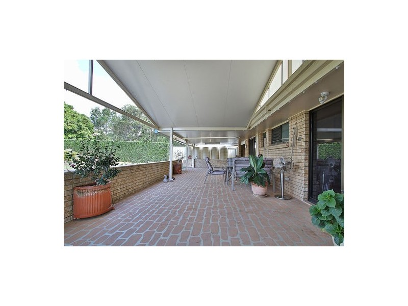 28 Thompson Street, Silkstone QLD 4304