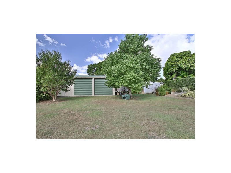 28 Thompson Street, Silkstone QLD 4304