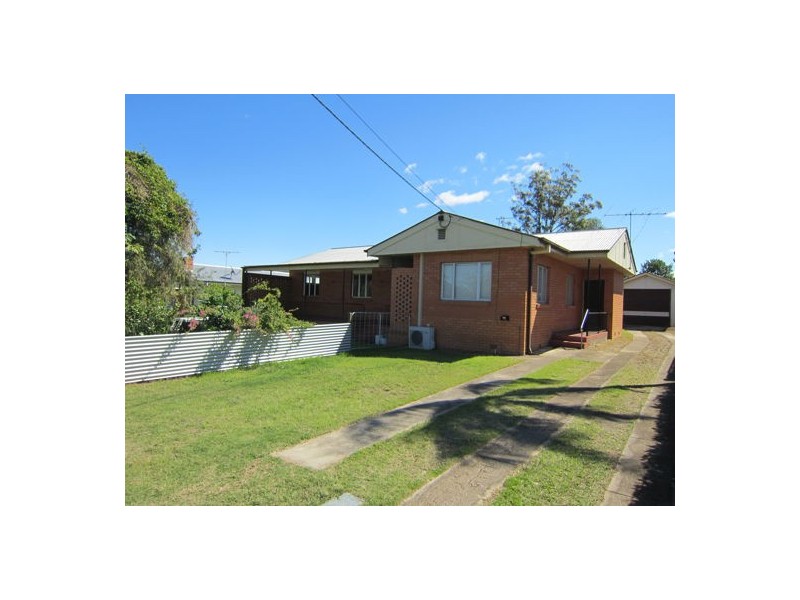 24 Samford Road, Leichhardt QLD 4305