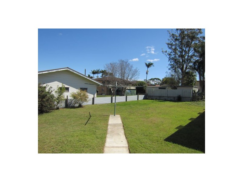 24 Samford Road, Leichhardt QLD 4305