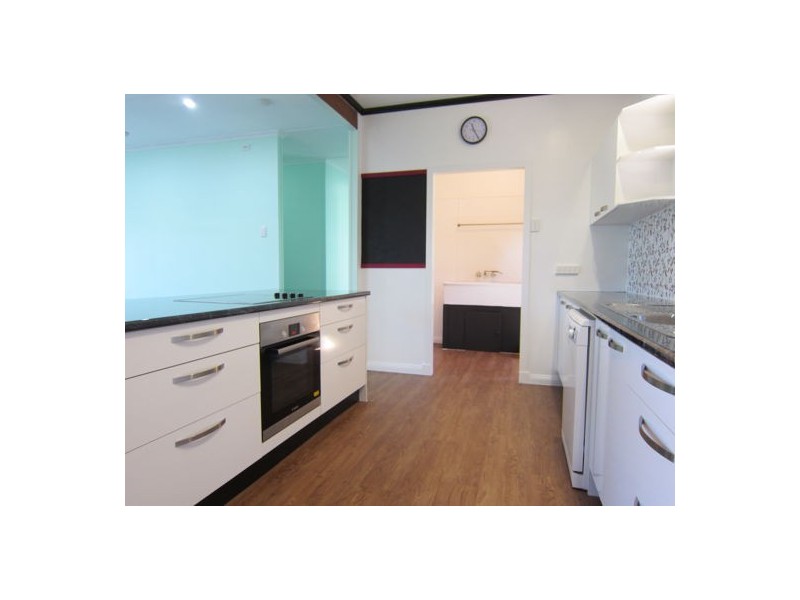 24 Samford Road, Leichhardt QLD 4305