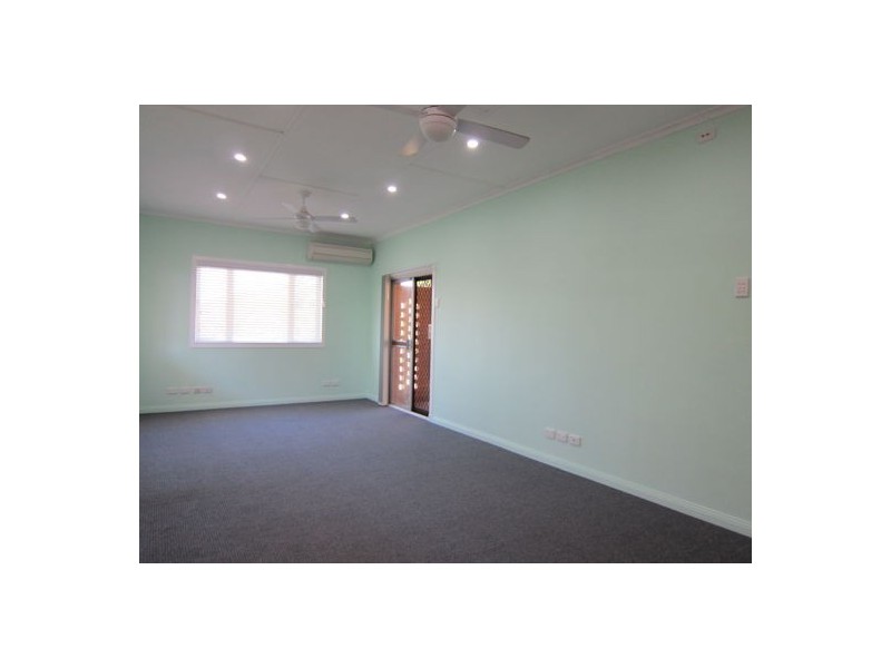 24 Samford Road, Leichhardt QLD 4305