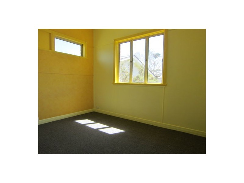 24 Samford Road, Leichhardt QLD 4305