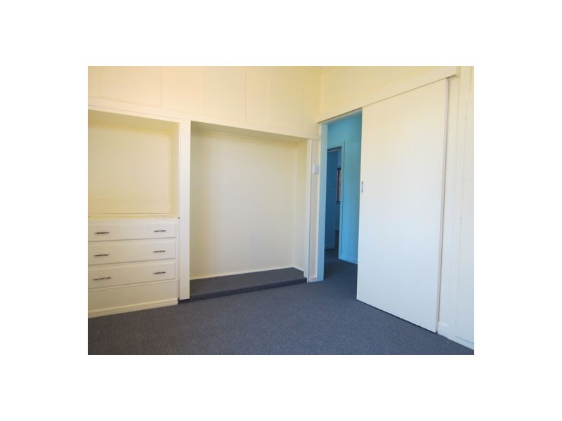 24 Samford Road, Leichhardt QLD 4305