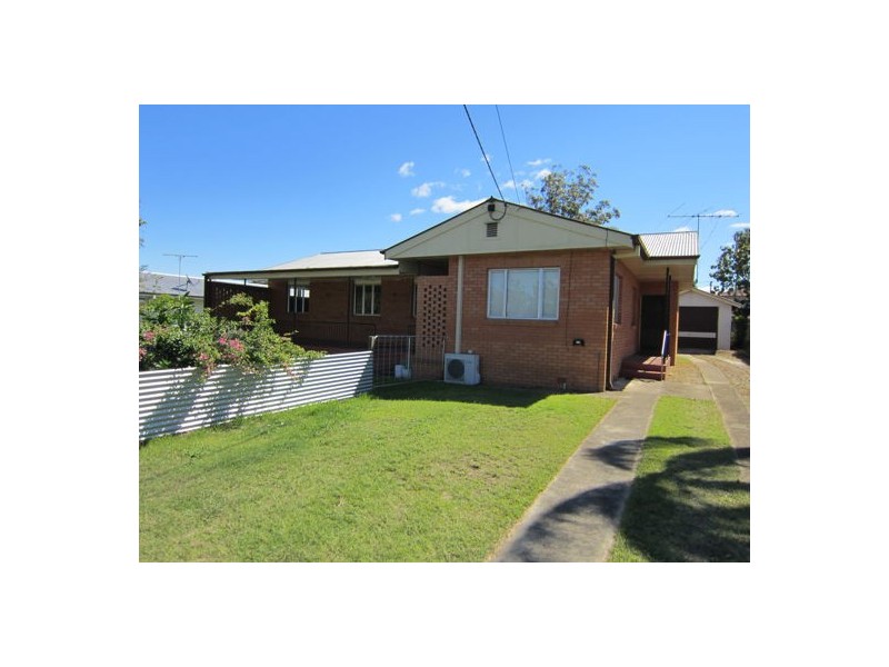 24 Samford Road, Leichhardt QLD 4305