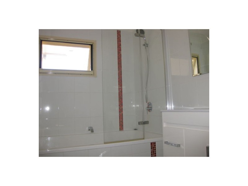 31 Thompson Street, Silkstone QLD 4304